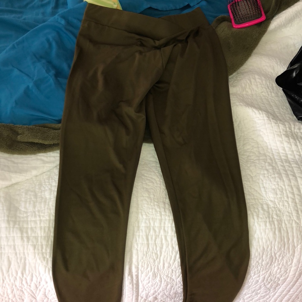 olive green athletic leggings